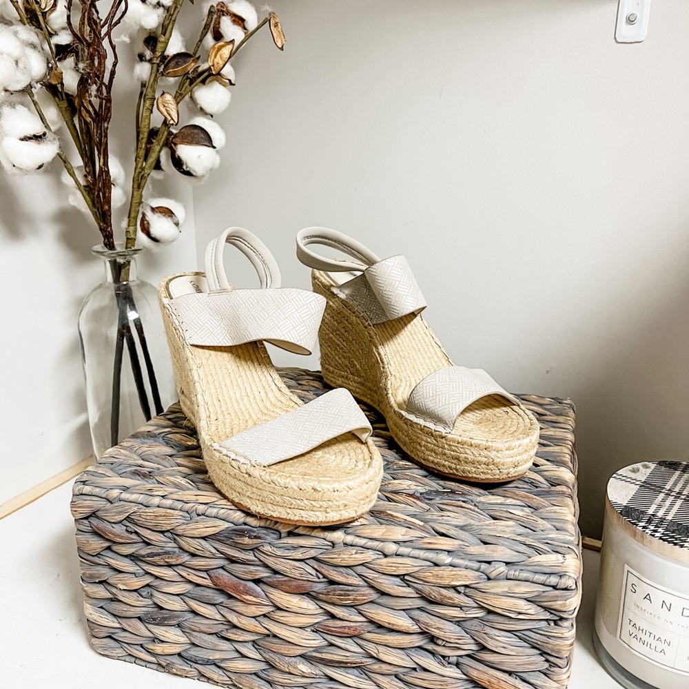 Katherine Kelly White Gray Geometric Print Leather Strappy Espadrille Wedges 9.5